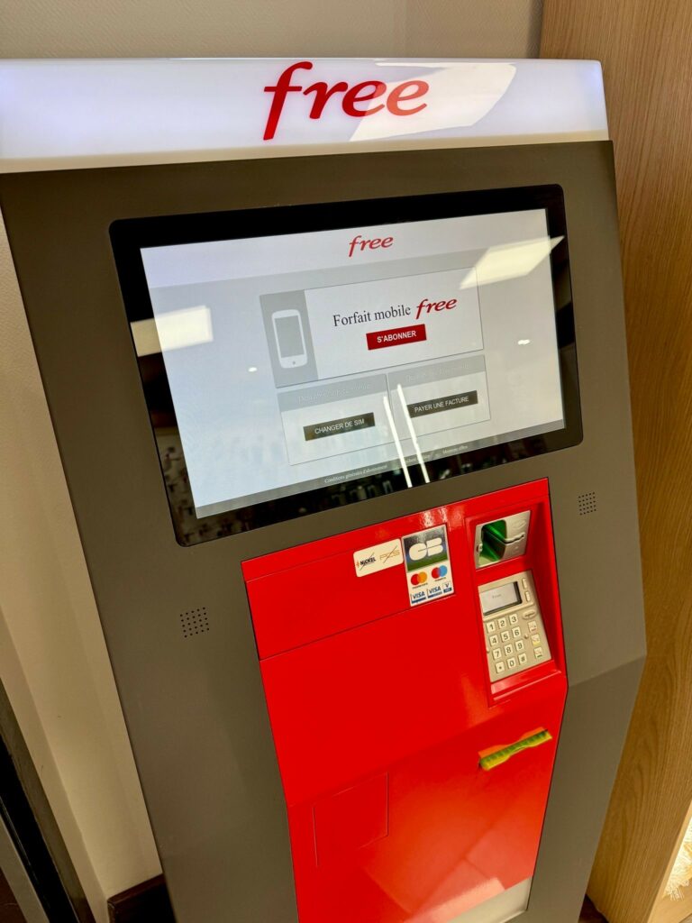 borne free mobile grez neuville 49